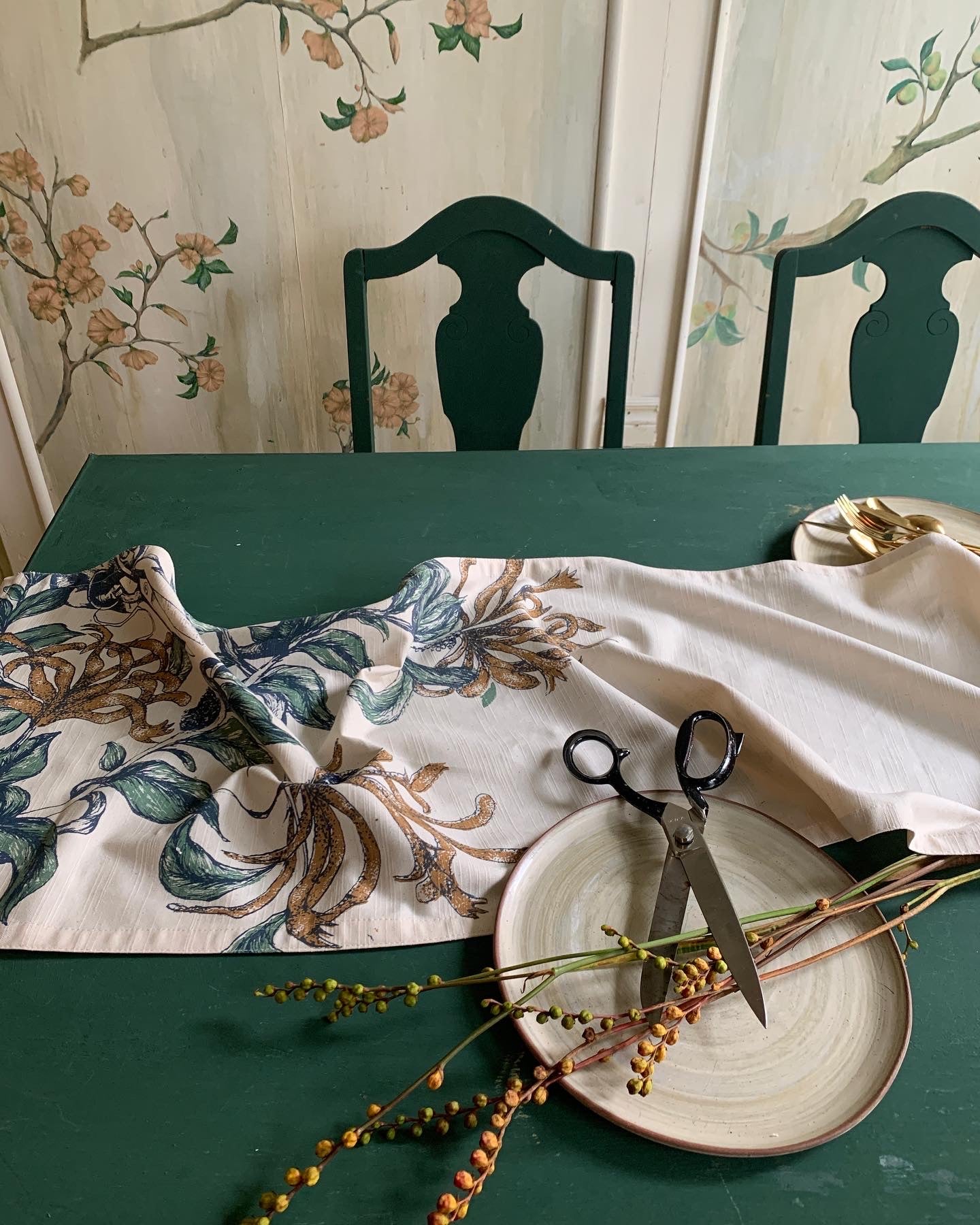 Snip Floral Table Runner